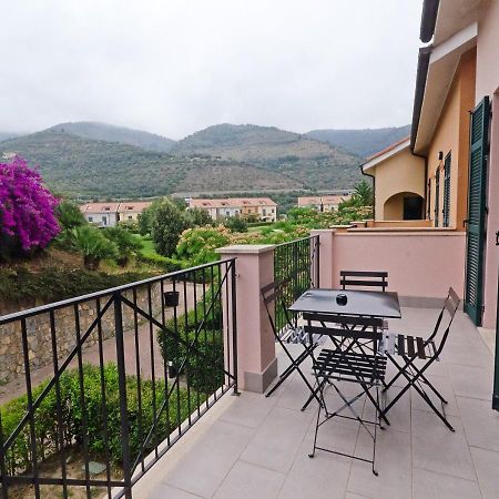 Castellaro Golf Resort Екстер'єр фото