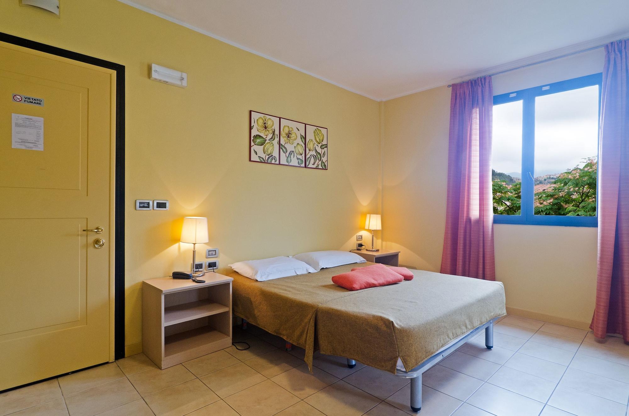 Castellaro Golf Resort Екстер'єр фото