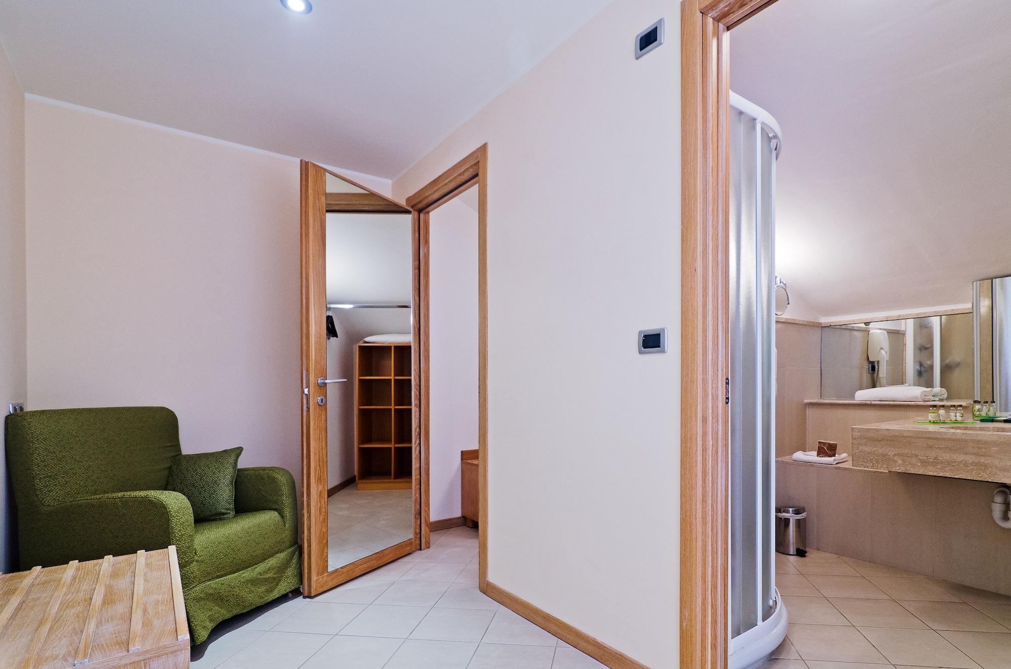 Castellaro Golf Resort Екстер'єр фото