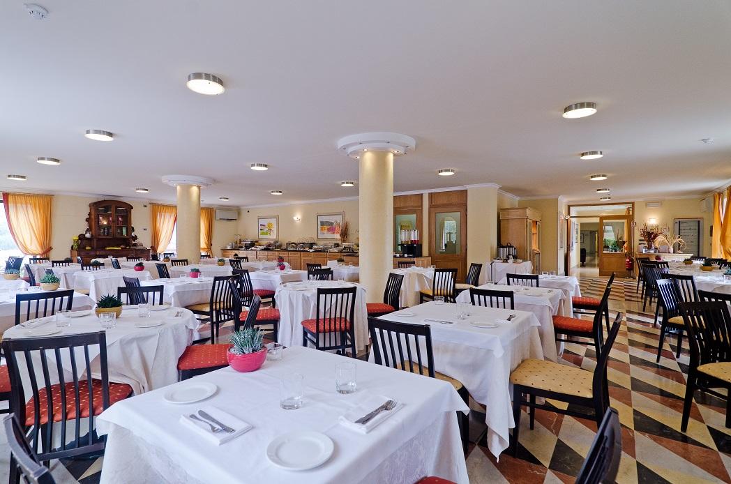 Castellaro Golf Resort Екстер'єр фото