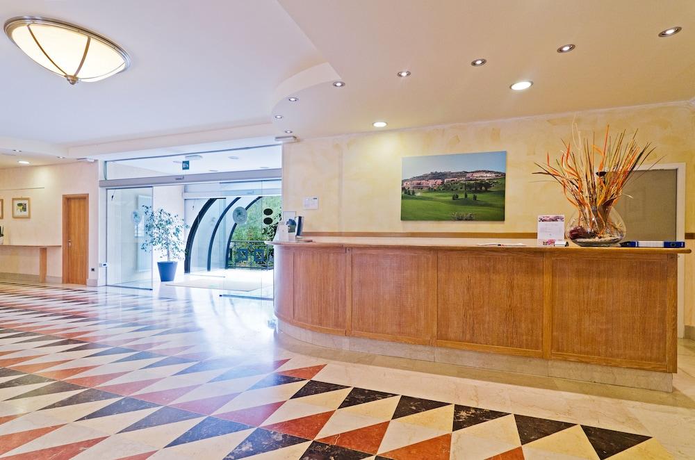 Castellaro Golf Resort Екстер'єр фото