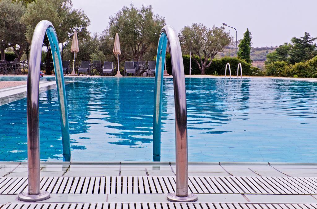 Castellaro Golf Resort Екстер'єр фото