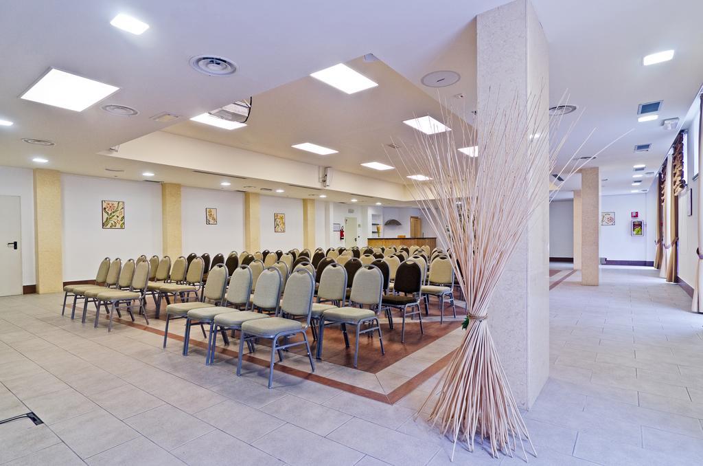 Castellaro Golf Resort Екстер'єр фото