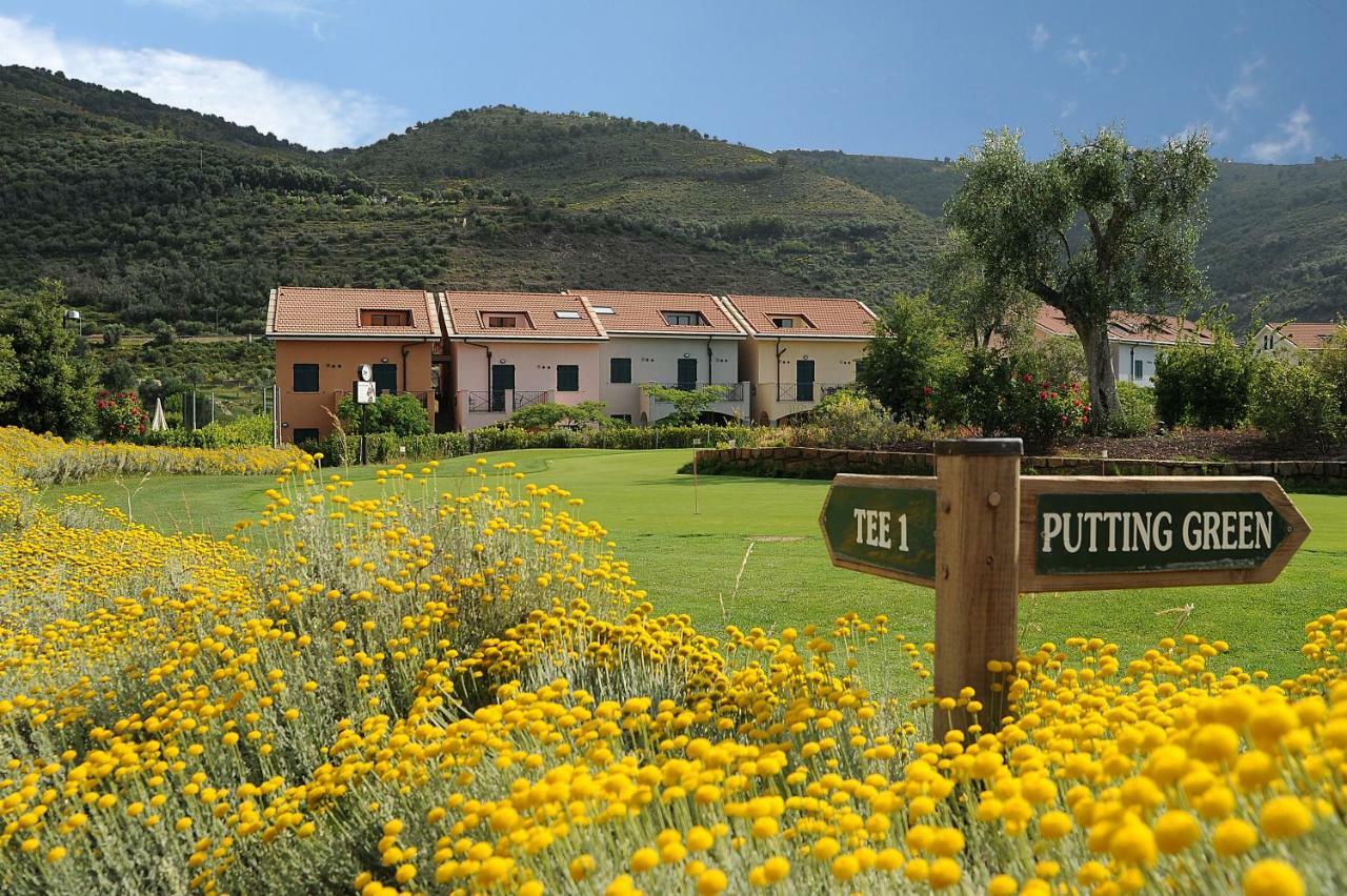 Castellaro Golf Resort Екстер'єр фото